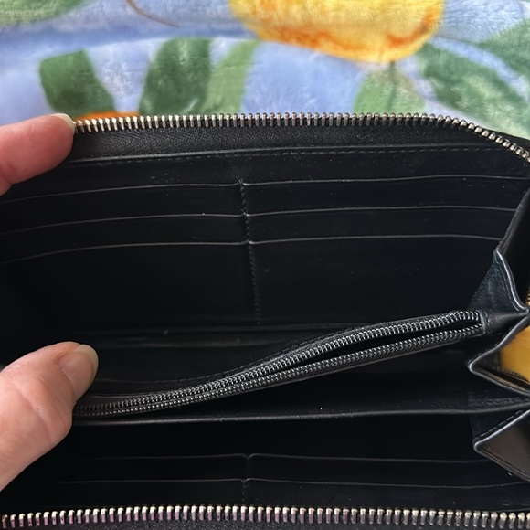GUCCI 🖤 Black Leather GG Guccisima Zippy wallet silver charm vintage Authentic - Picture 10 of 13